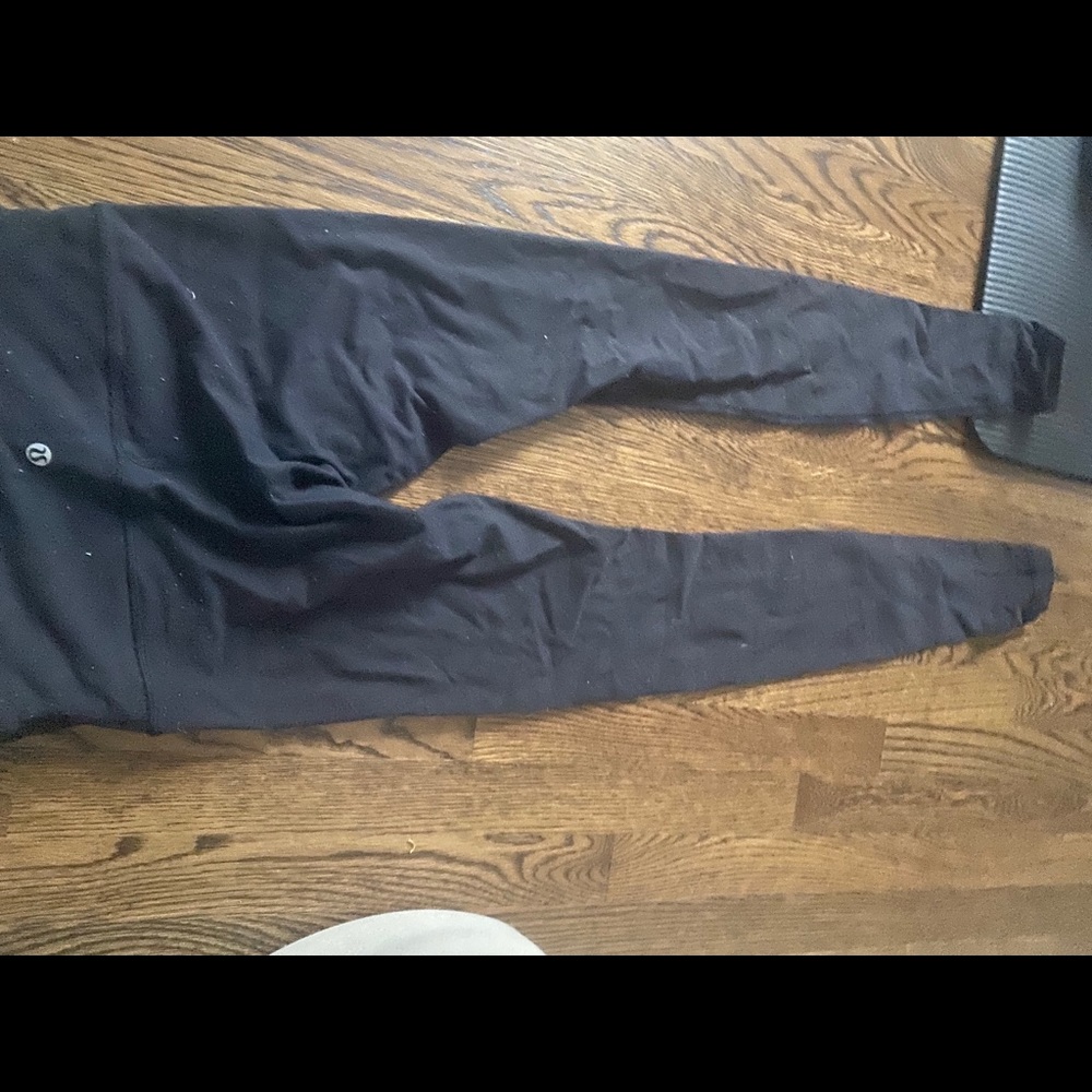 Black lulu wonder under leggings